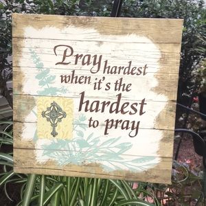 Quotes wall art with an accent cross